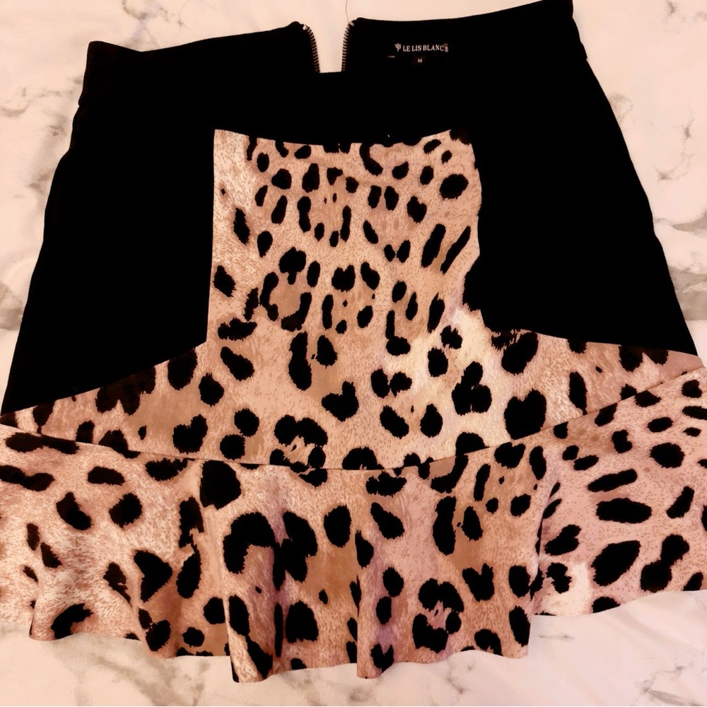 Le Lis Black and Leopard Print Skirt